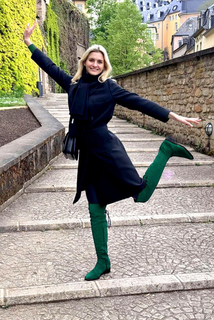 Emerald green women's leather thigh-high boots. Round toe. Flat leather soles. Made to measure. Worn view - Florence KOOIJMAN